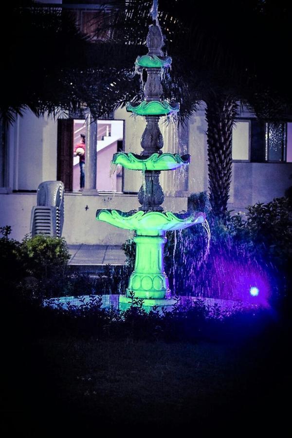 Royal Club & Resort Ahmedabad Bagian luar foto
